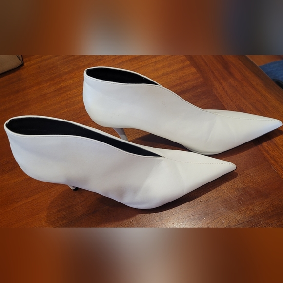 Zara v-vamp white bridal booties. Size 41. - Picture 3 of 8